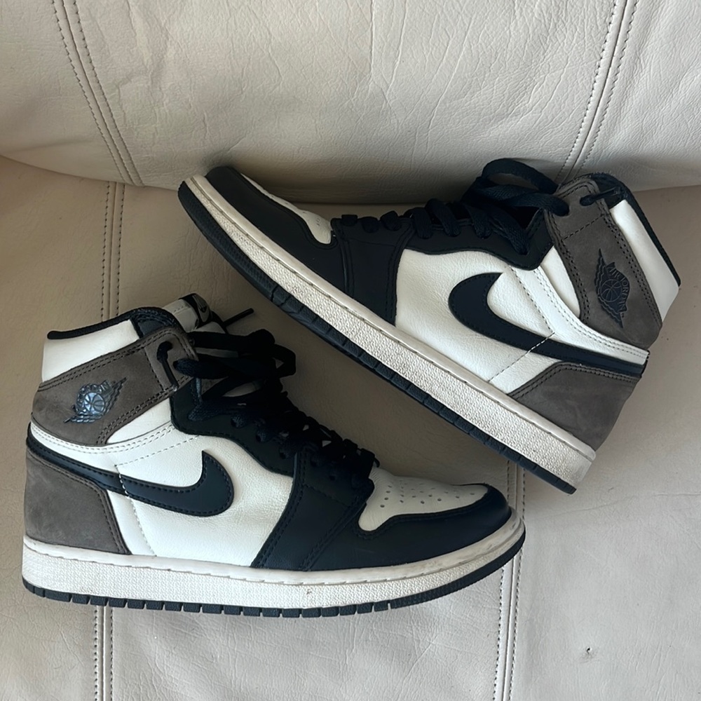 Jordan 1 dark mocha